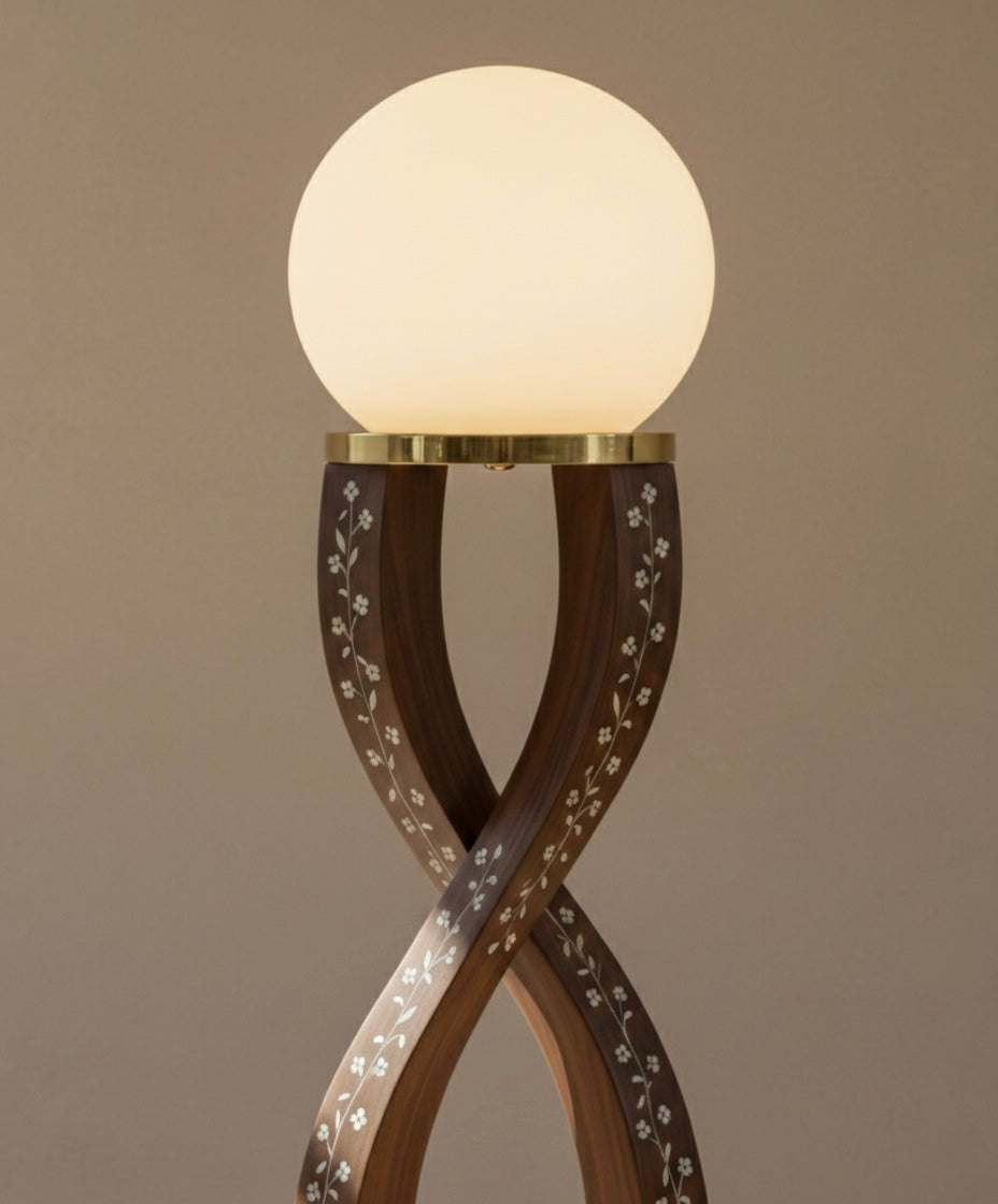Serpentine Bloom Lamp