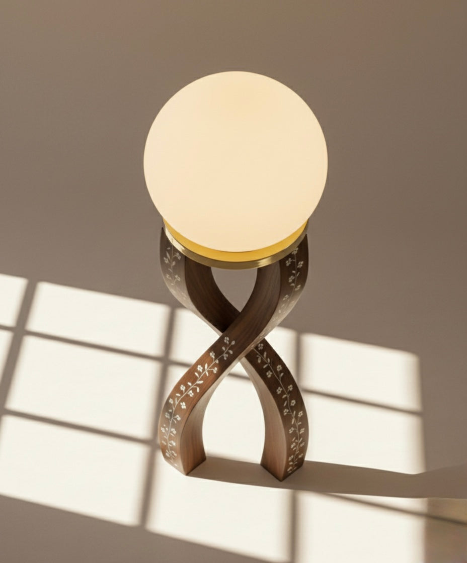 Serpentine Bloom Lamp