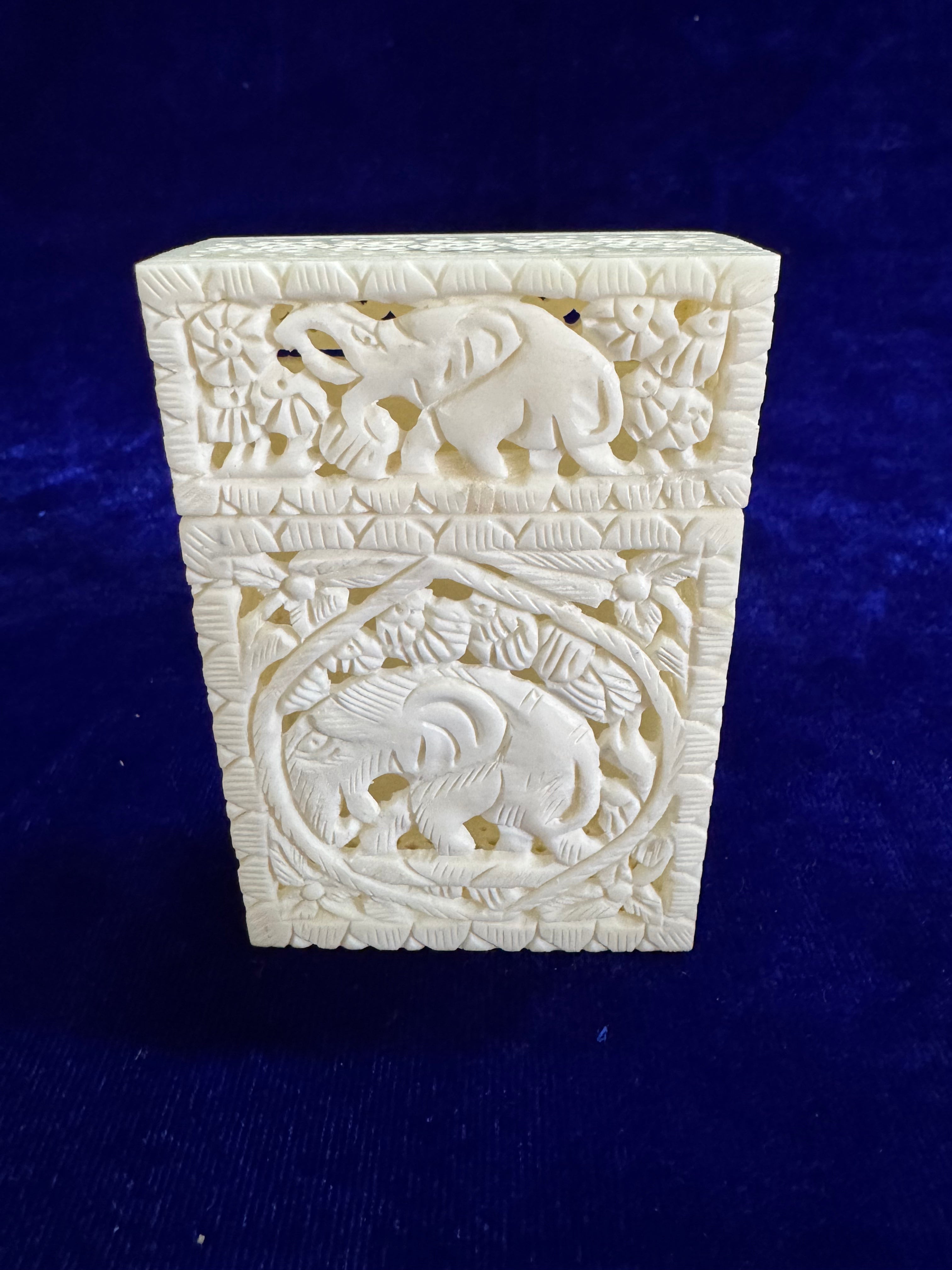 Royal Tusker Bone Card Box & cigarette