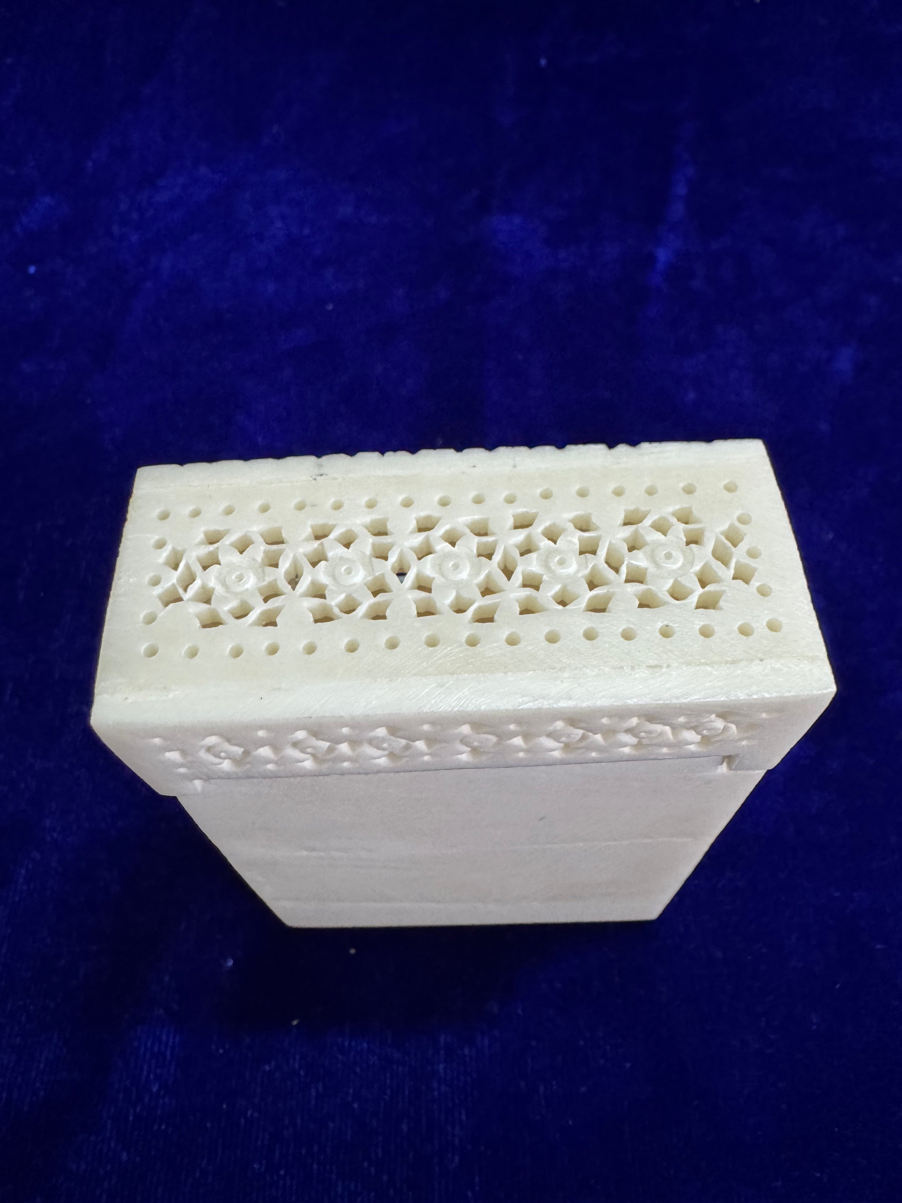 Royal Tusker Bone Card Box & cigarette