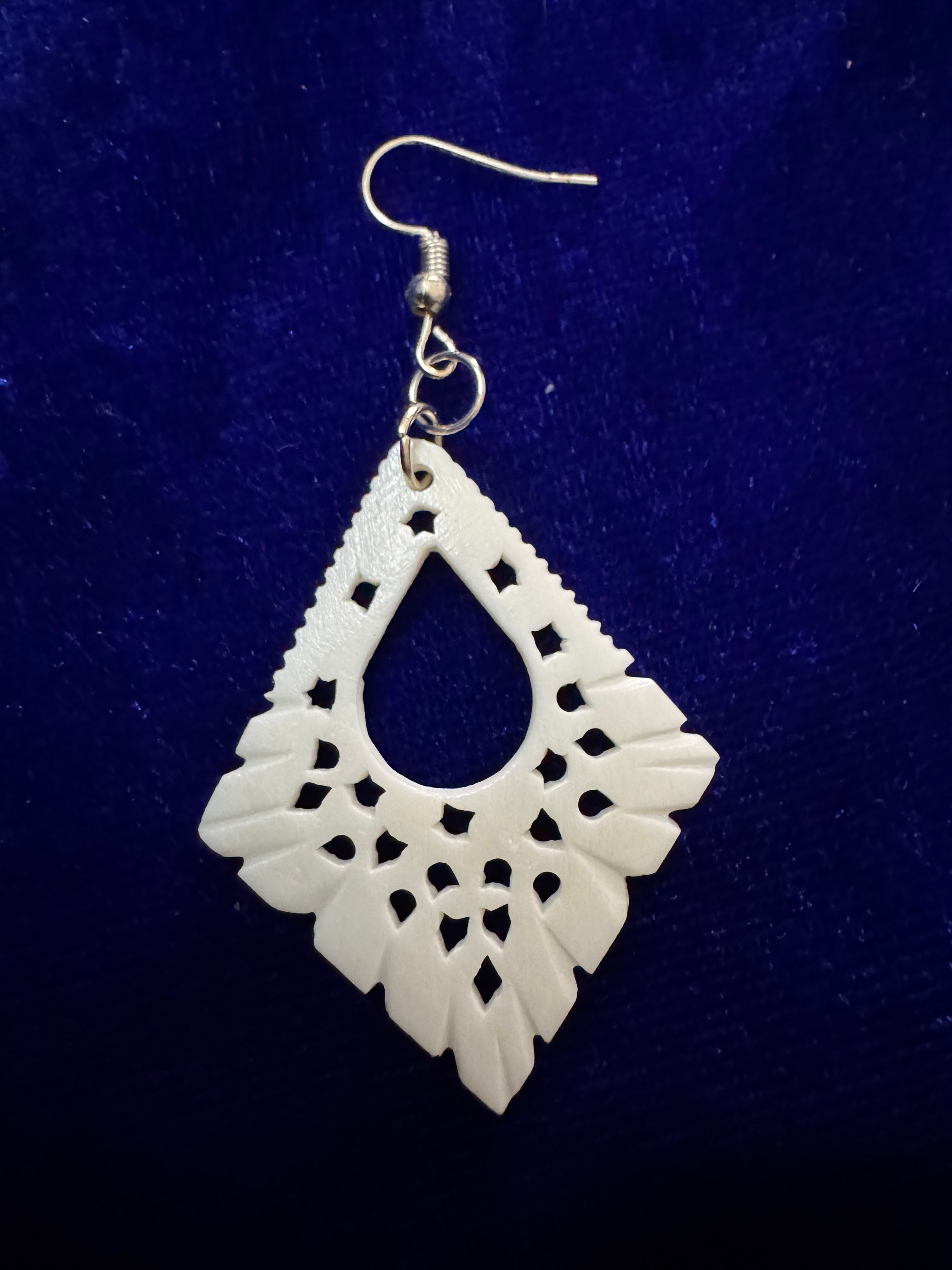 Zyrelia Lace Drops Earrings Bone