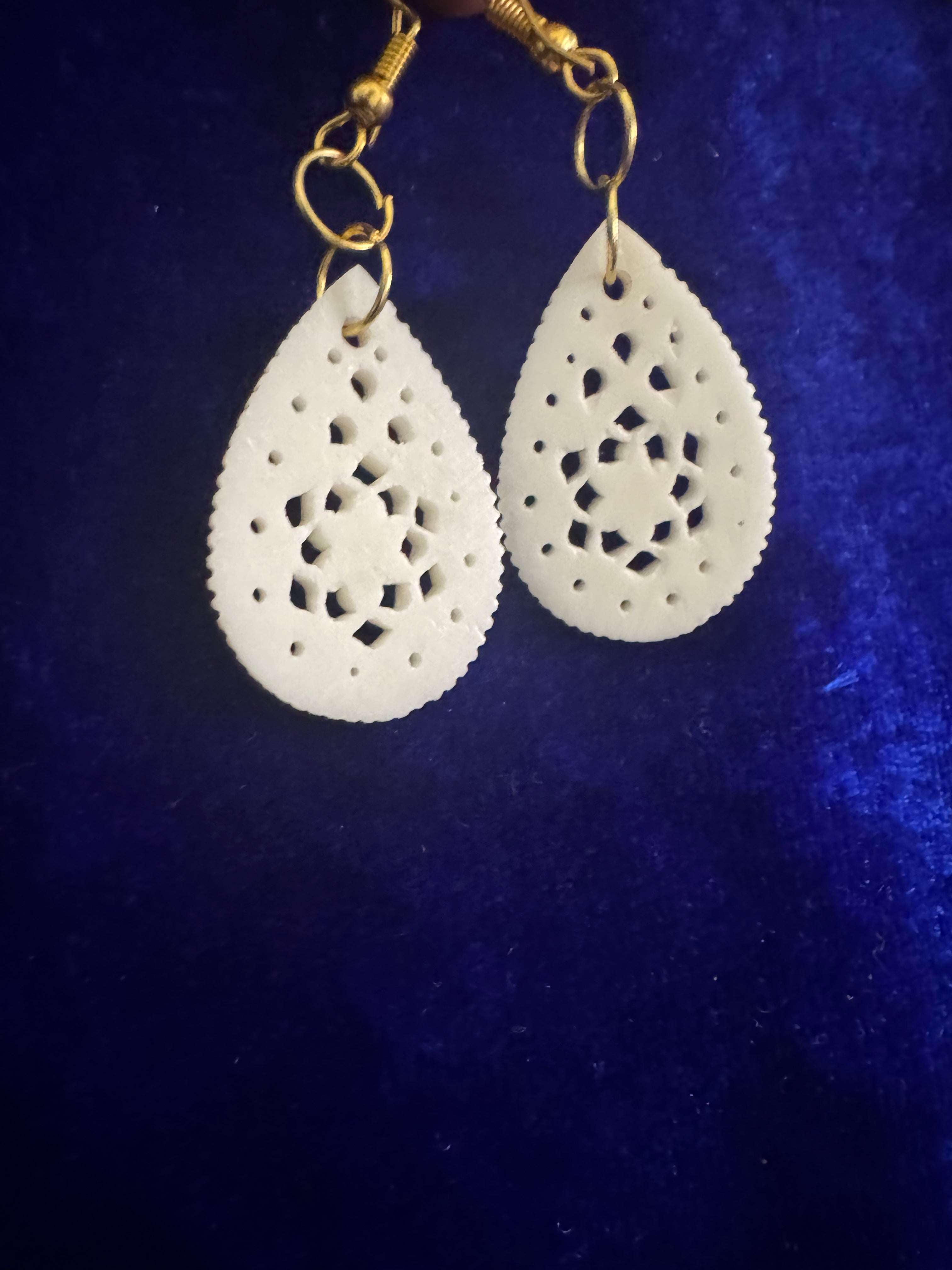 Auralis Filigree Drops Bone