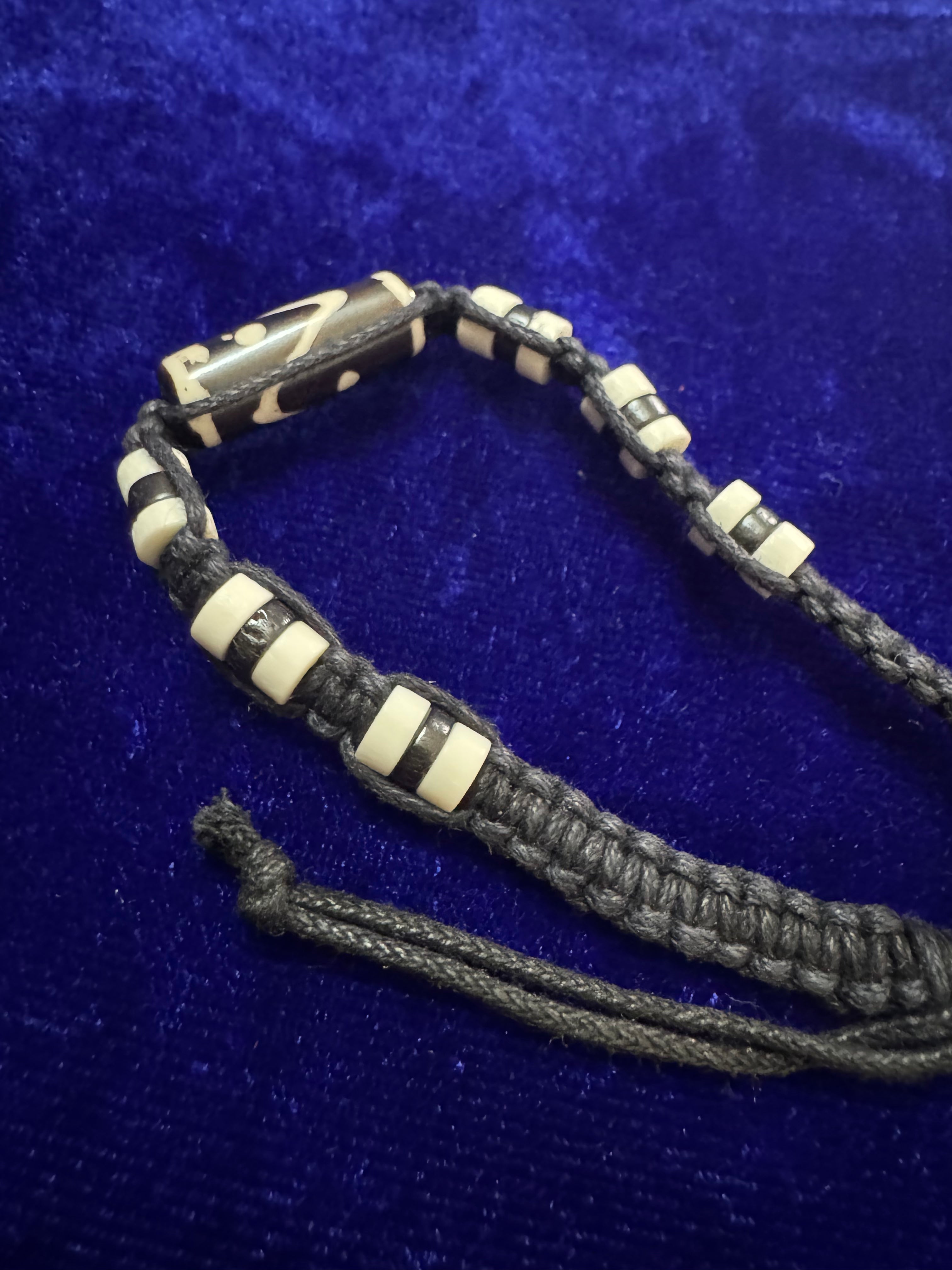 Dravion Totem Band Bone