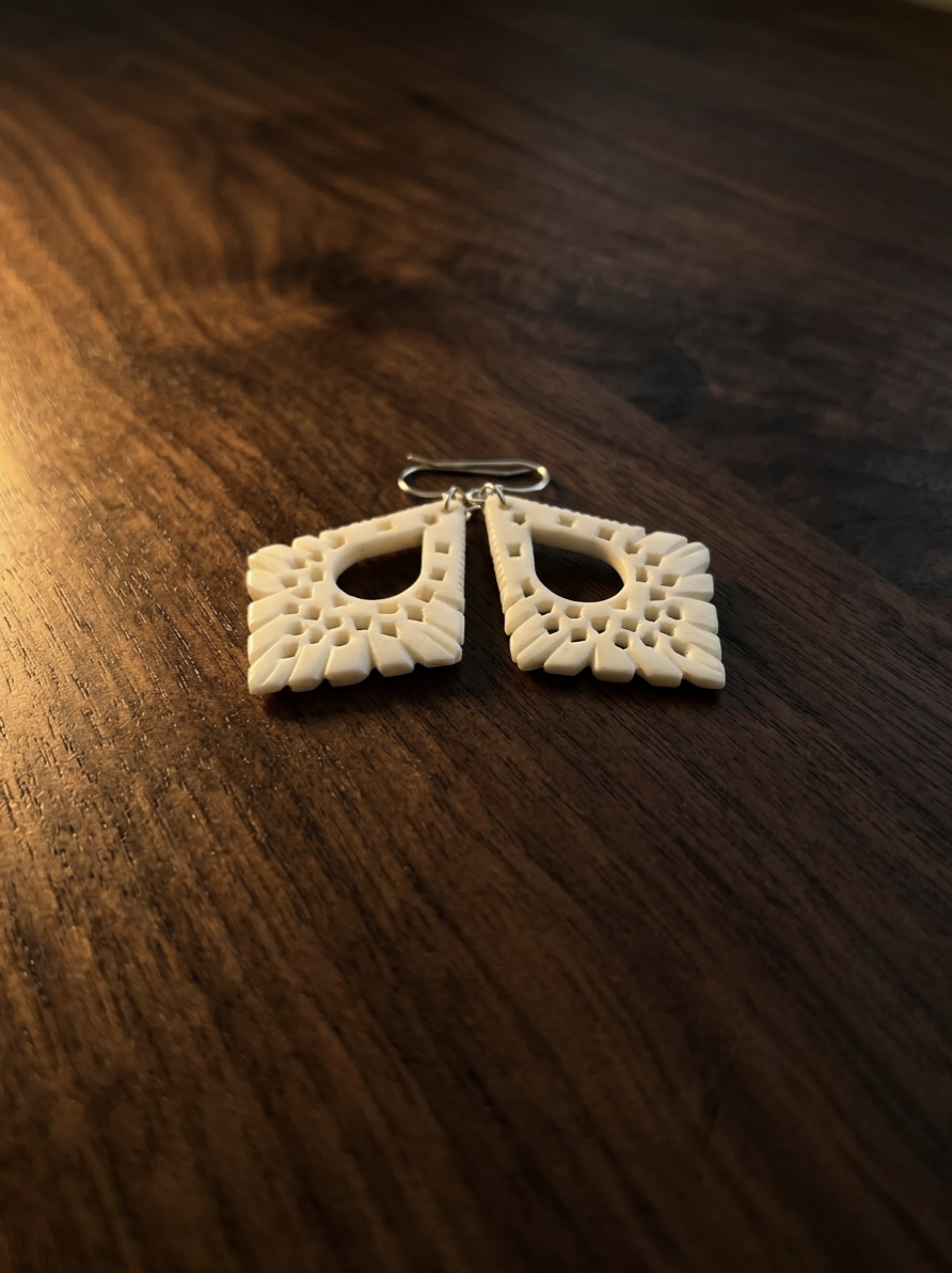 Zyrelia Lace Drops Earrings Bone