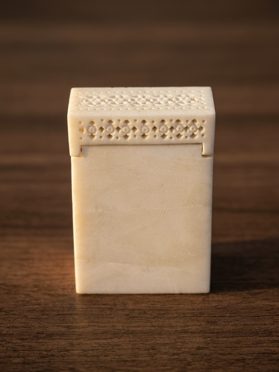 Royal Tusker Bone Card Box & cigarette